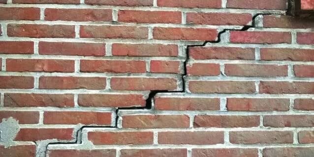 Cracked-brick-wall-repair